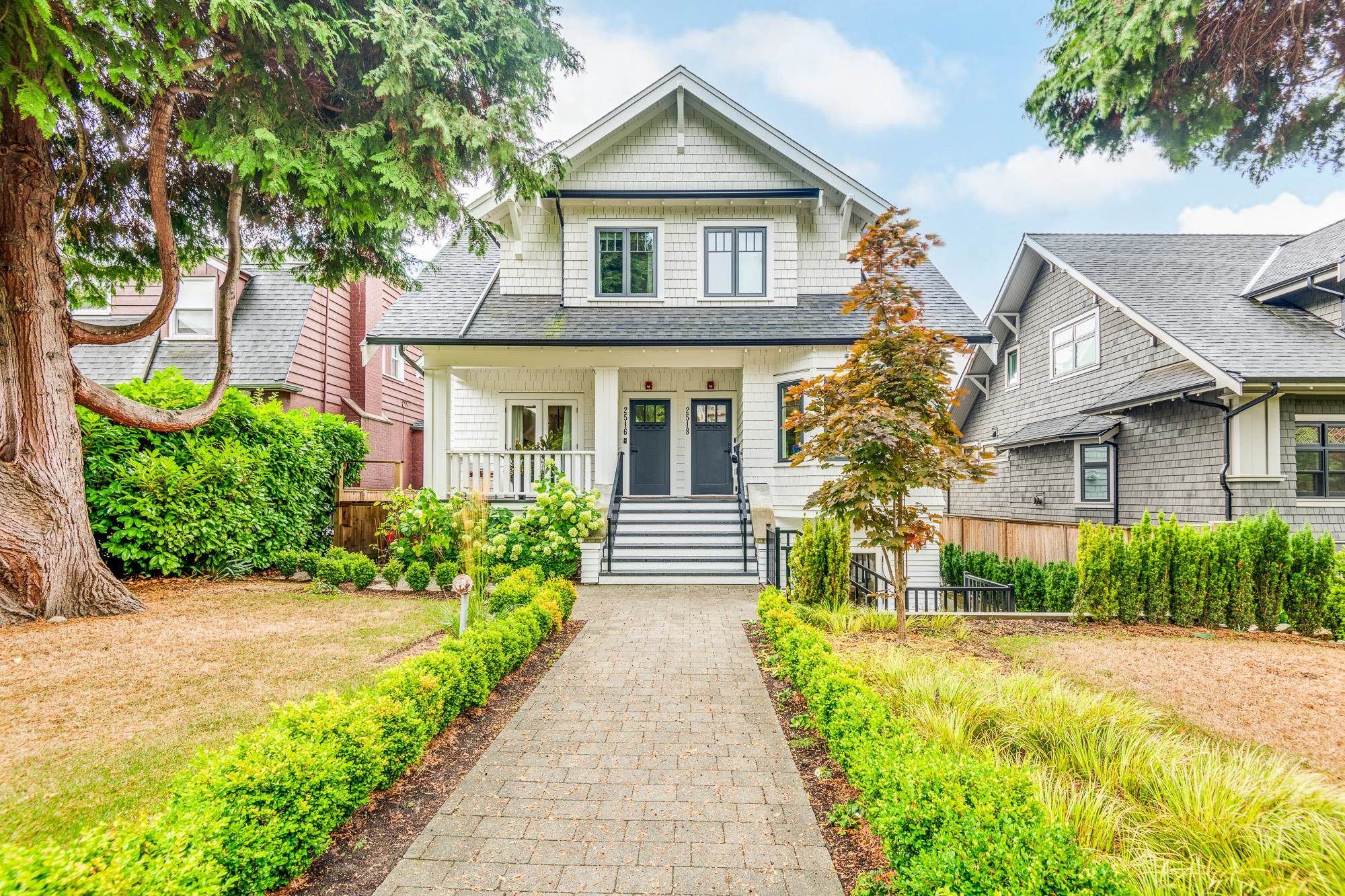 Main Photo: 2522 W 3RD Avenue in Vancouver: Kitsilano Townhouse for sale (Vancouver West)  : MLS®# R2832621
