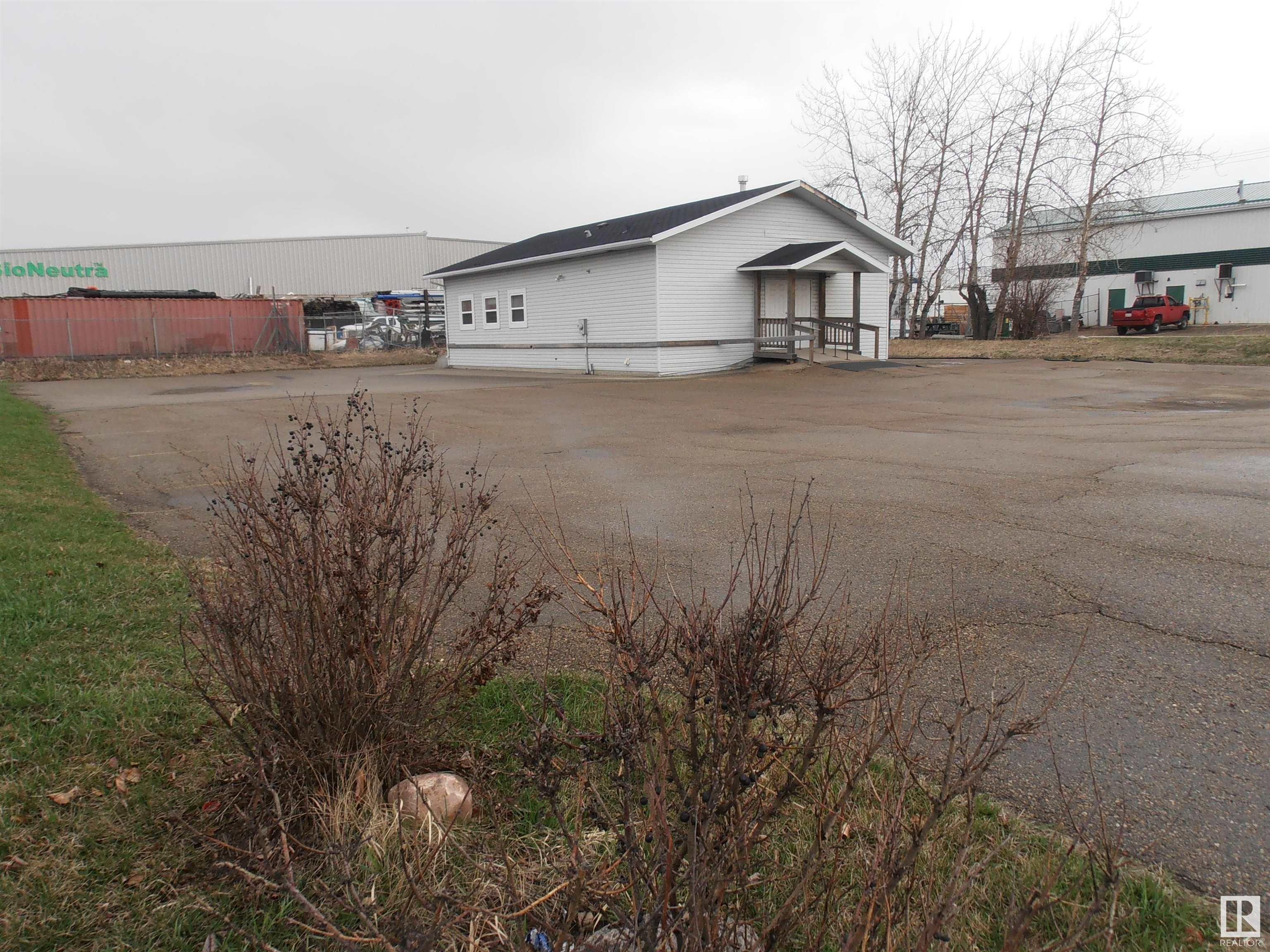 Main Photo: 2515 PARSONS Road NW in Edmonton: Zone 41 Industrial for sale : MLS®# E4292061