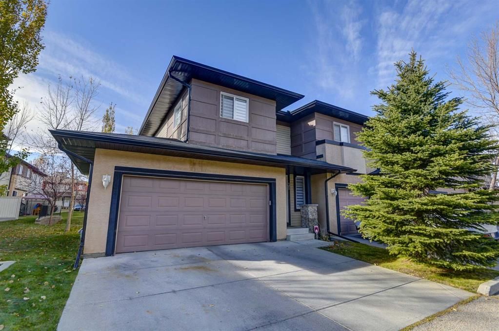 Main Photo: 31 Eversyde Common SW in Calgary: Evergreen Row/Townhouse for sale : MLS®# A1154722