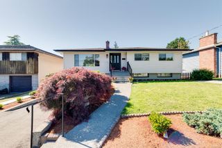 Photo 2: 1019 Kenneth St in Saanich: SE Lake Hill House for sale (Saanich East)  : MLS®# 881437