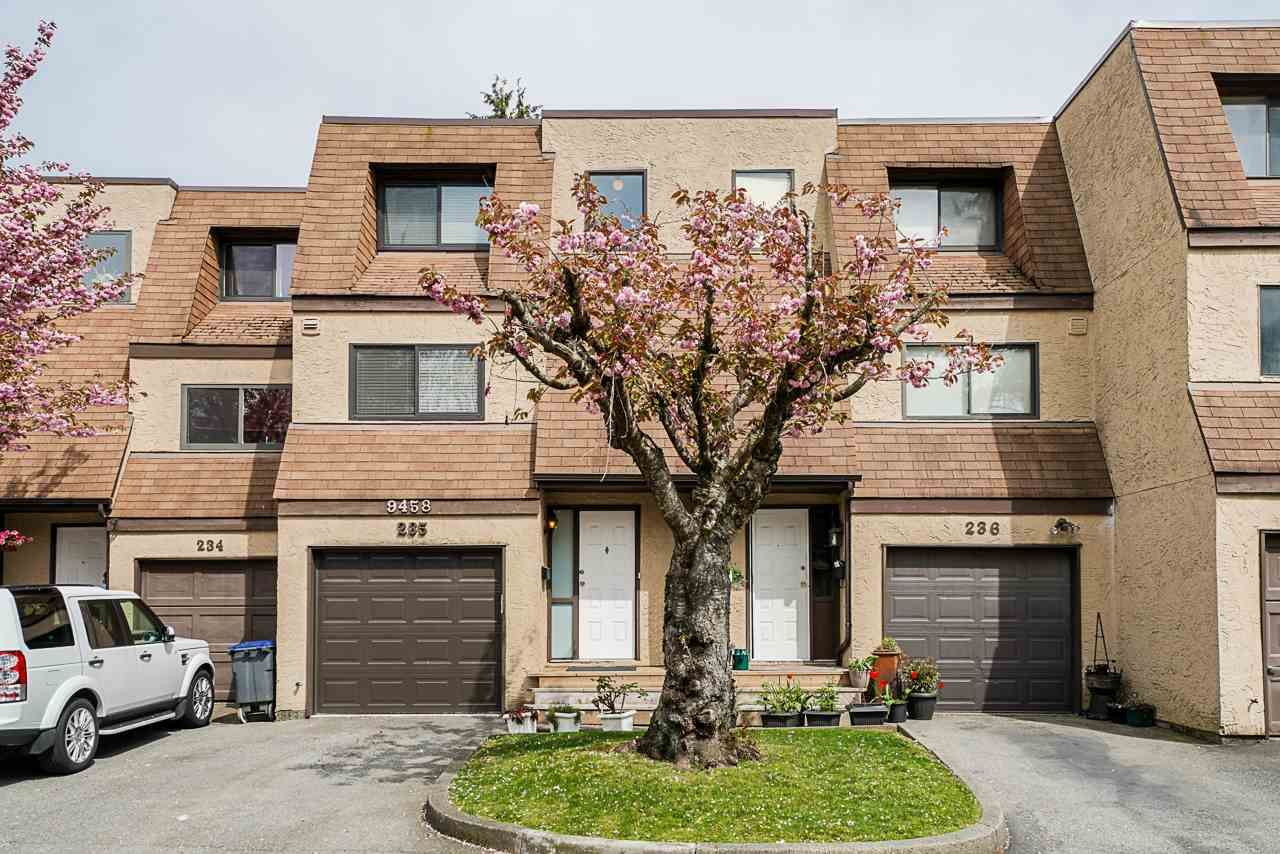 Main Photo: 235 9458 PRINCE CHARLES Boulevard in Surrey: Queen Mary Park Surrey Townhouse for sale in "PRINCE CHARLES ESTATES" : MLS®# R2362654