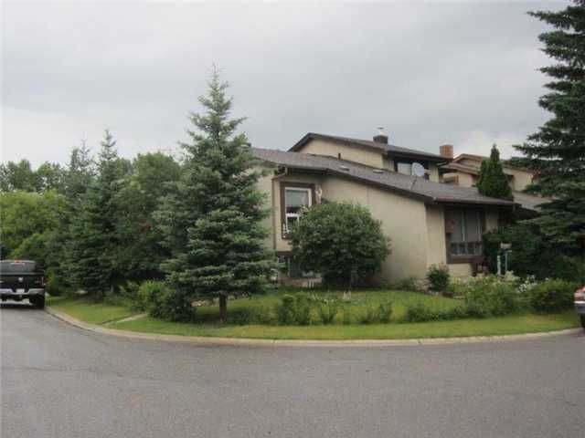 Main Photo: 15 PINECLIFF Close NE in CALGARY: Pineridge Residential Attached for sale (Calgary)  : MLS®# C3627637