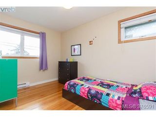 Photo 11: 1736 Foul Bay Rd in VICTORIA: Vi Jubilee House for sale (Victoria)  : MLS®# 756061