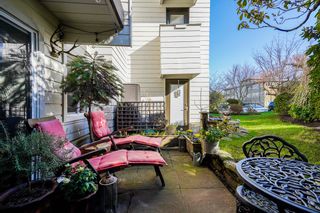 Photo 3: 205 2125 W 2ND Avenue in Vancouver: Kitsilano Condo for sale in "Sunny Lodge" (Vancouver West)  : MLS®# R2661830