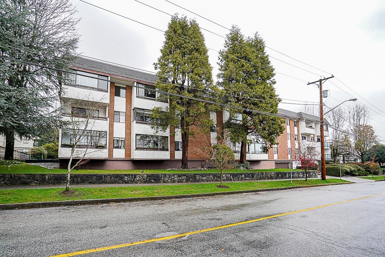 Main Photo: 210 515 ELEVENTH Street in New Westminster: Uptown NW Condo for sale in "Magnolia Manor" : MLS®# R2633292