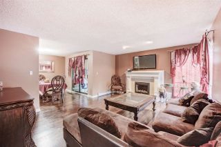 Photo 7: 10594 HOLLY PARK Lane in Surrey: Guildford Townhouse for sale in "Holly Park" (North Surrey)  : MLS®# R2413276