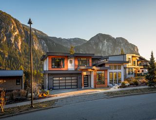 Main Photo: 38531 SKY PILOT Drive in Squamish: Plateau House for sale in "Crumpit Woods" : MLS®# R2749726