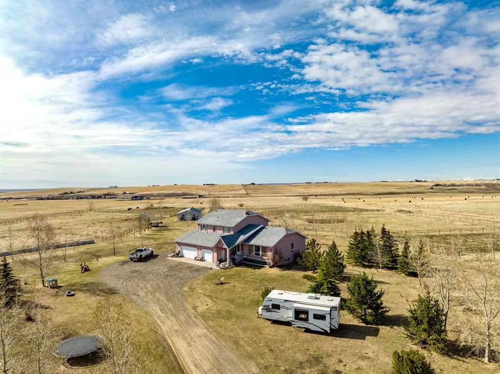 Main Photo: 14119 Big Hill Springs Road in Rural Rocky View County: Rural Rocky View MD Detached for sale : MLS®# A2103516