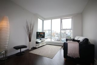Photo 1: 2002 1009 EXPO Boulevard in Vancouver: Yaletown Condo for sale in "LANDMARK 33" (Vancouver West)  : MLS®# R2090524