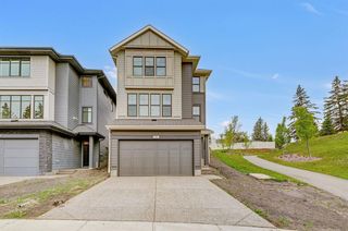 Photo 1: 25 Shawnee Green SW in Calgary: Shawnee Slopes Detached for sale : MLS®# A2053170