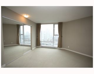 Photo 5: 2002 583 BEACH Crescent in Vancouver: False Creek North Condo for sale in "PARKWEST II" (Vancouver West)  : MLS®# V748409
