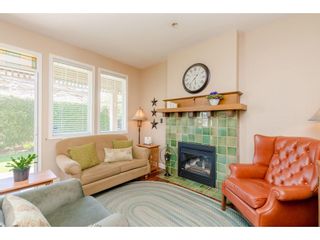 Photo 10: 6 6177 169 Street in Surrey: Cloverdale BC Townhouse for sale in "Northview Walk" (Cloverdale)  : MLS®# R2364005