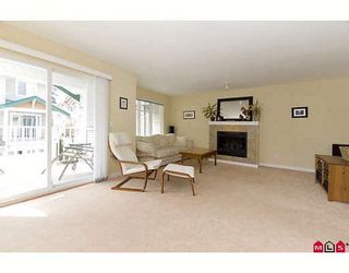 Photo 2: 126 12711 64TH Avenue in Surrey: West Newton Townhouse for sale in "PALETTE ON THE PARK" : MLS®# F2917846