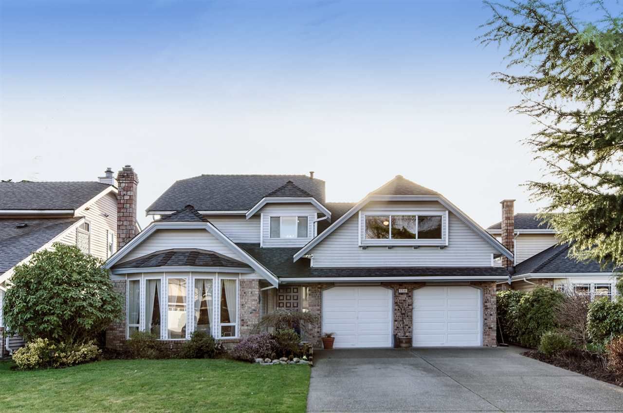 Main Photo: 5346 LAUREL Way in Ladner: Hawthorne House for sale in "Victory South" : MLS®# R2030940