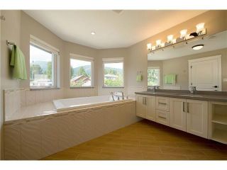 Photo 14: 440 W Kings Rd in North Vancouver: Upper Lonsdale House for sale : MLS®# V1129791