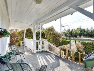 Photo 4: 3333 MARINE Drive in West Vancouver: West Bay House for sale in "West Bay" : MLS®# R2761097