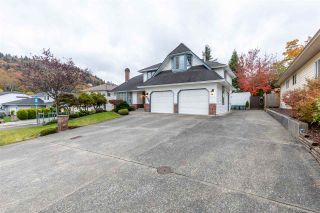 Photo 2: 3043 CASSIAR Avenue in Abbotsford: Abbotsford East House for sale in "Glenridge/McMillan" : MLS®# R2413862