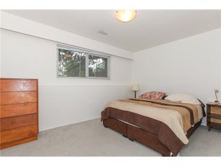 Photo 12: 6882 YEOVIL Place in Burnaby: Montecito House for sale in "Montecito" (Burnaby North)  : MLS®# V1119163