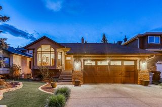 Photo 2: 111 Canterbury Court SW in Calgary: Canyon Meadows Detached for sale : MLS®# A1221422