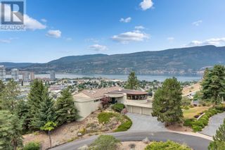 Photo 2: 828 Mount Royal Drive in Kelowna: House for sale : MLS®# 10305236