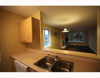Photo 3: 206 5667 SMITH Avenue in Burnaby: Central Park BS Condo for sale in "COTTONWOOD SOUTH" (Burnaby South)  : MLS®# V791369