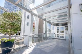 Photo 1: 1602 1201 MARINASIDE Crescent in Vancouver: Yaletown Condo for sale (Vancouver West)  : MLS®# R2401995