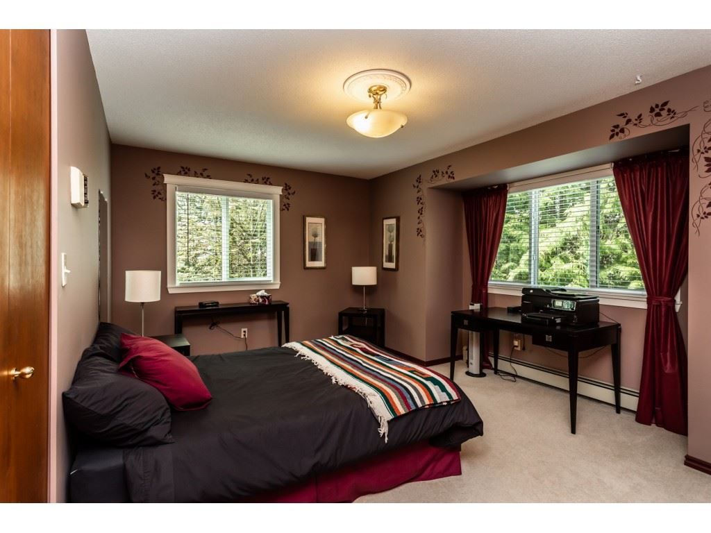 Photo 12: Photos: 23646 55A Avenue in Langley: Salmon River House for sale : MLS®# R2361499