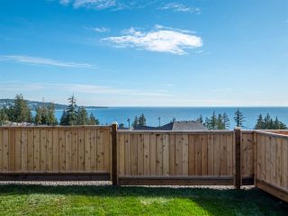 Photo 3: 5654 KINGBIRD Crescent in Sechelt: Sechelt District House for sale in "SilverStone Heights Phase2" (Sunshine Coast)  : MLS®# R2502615