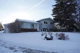 Photo 5: 500 QUEEN CHARLOTTE Road SE in Calgary: Queensland House for sale : MLS®# C4161962