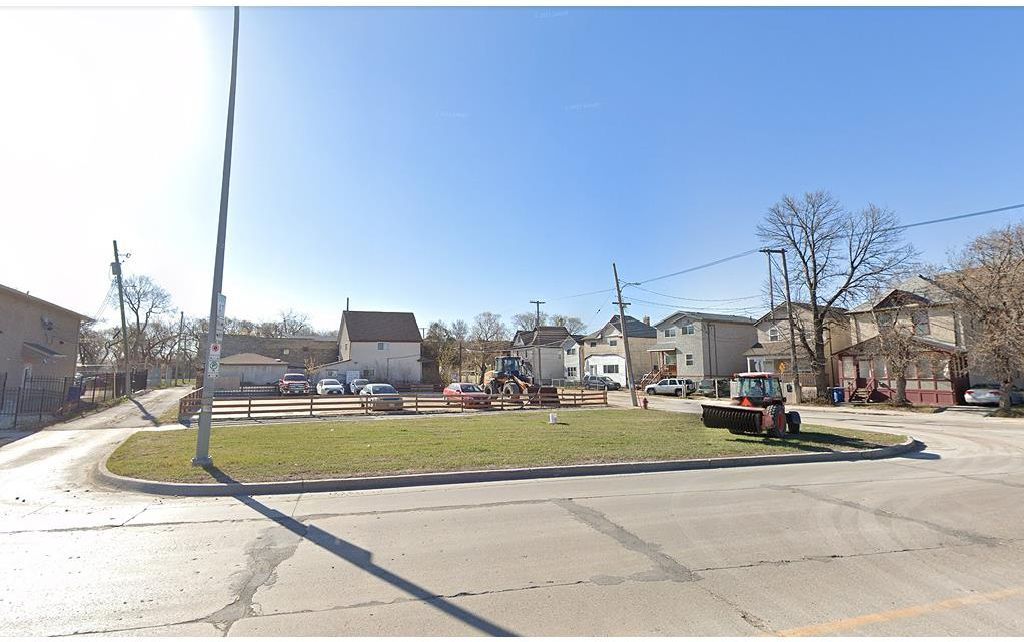 Main Photo: 955 Sherbrook Street in Winnipeg: Industrial / Commercial / Investment for sale (5A)  : MLS®# 202218720
