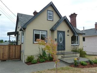 Photo 1: 1139 Wychbury Ave in VICTORIA: Es Saxe Point House for sale (Esquimalt)  : MLS®# 706189