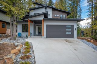 Main Photo: 1121 CALDERA ROAD in Rossland: House for sale : MLS®# 2470586