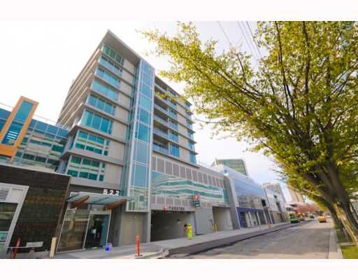 Main Photo: 204 522 W 8TH Avenue in Vancouver: Fairview VW Townhouse for sale in "CROSSROADS" (Vancouver West)  : MLS®# V762228