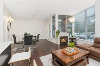 Photo 1: 2325 ASH Street in Vancouver: Fairview VW Townhouse for sale (Vancouver West)  : MLS®# R2733717