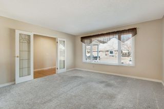 Photo 2: 148 Queen Anne Way SE in Calgary: Queensland Detached for sale : MLS®# A2040152