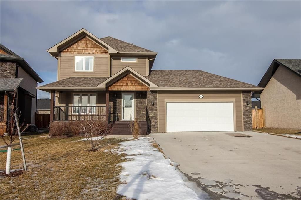 Main Photo: 17 Wyndham Court in Niverville: Fifth Avenue Estates Residential for sale (R07)  : MLS®# 202028404