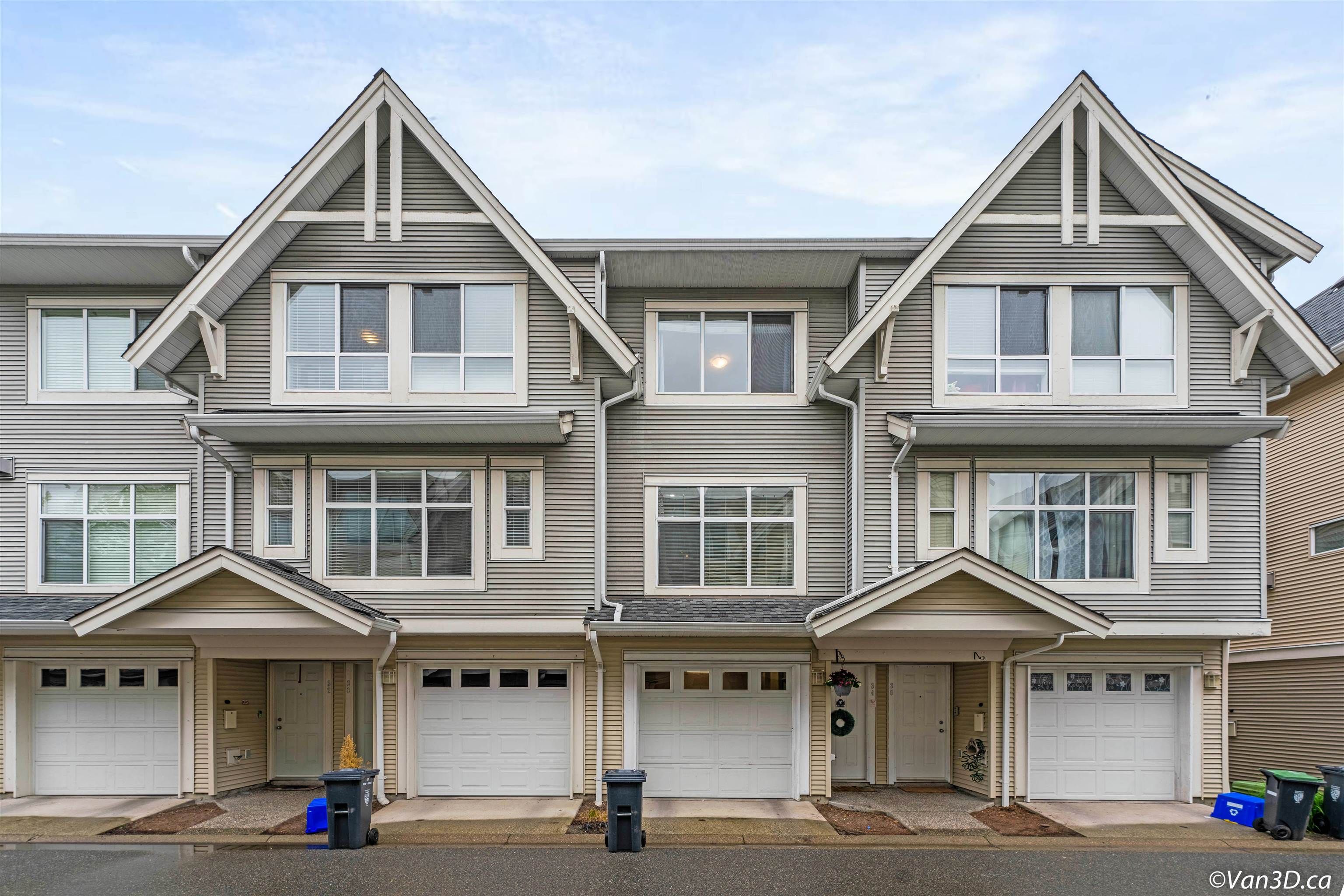 Main Photo: 34 6450 199 Street in Langley: Willoughby Heights Townhouse for sale in "Logan's Landing" : MLS®# R2714063