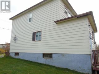 Photo 3: 186 Quigleys Line in Bell Island: House for sale : MLS®# 1257076