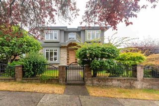 Photo 1: 2128 NEWPORT Avenue in Vancouver: Fraserview VE House for sale (Vancouver East)  : MLS®# R2835549