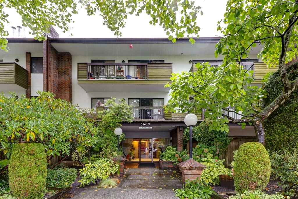 Main Photo: 113 6669 TELFORD Avenue in Burnaby: Metrotown Condo for sale (Burnaby South)  : MLS®# R2214501