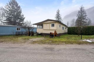 Photo 4: 104 26055 TRANS CANADA Highway in Hope: Yale – Dogwood Valley Manufactured Home for sale in "Camper’s Roost Park" (Fraser Canyon)  : MLS®# R2865467
