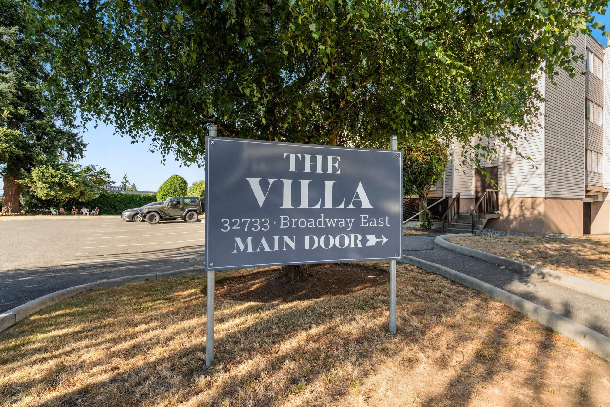 Main Photo: 305 32733 E BROADWAY Street in Abbotsford: Abbotsford West Condo for sale in "The Villa" : MLS®# R2808253