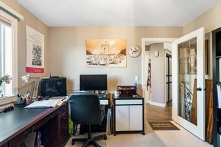 Photo 16: 59 Signature Heights SW in Calgary: Signal Hill Detached for sale : MLS®# A2130045