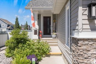 Photo 3: 8436 18 Avenue SW in Edmonton: Zone 53 House for sale : MLS®# E4304593