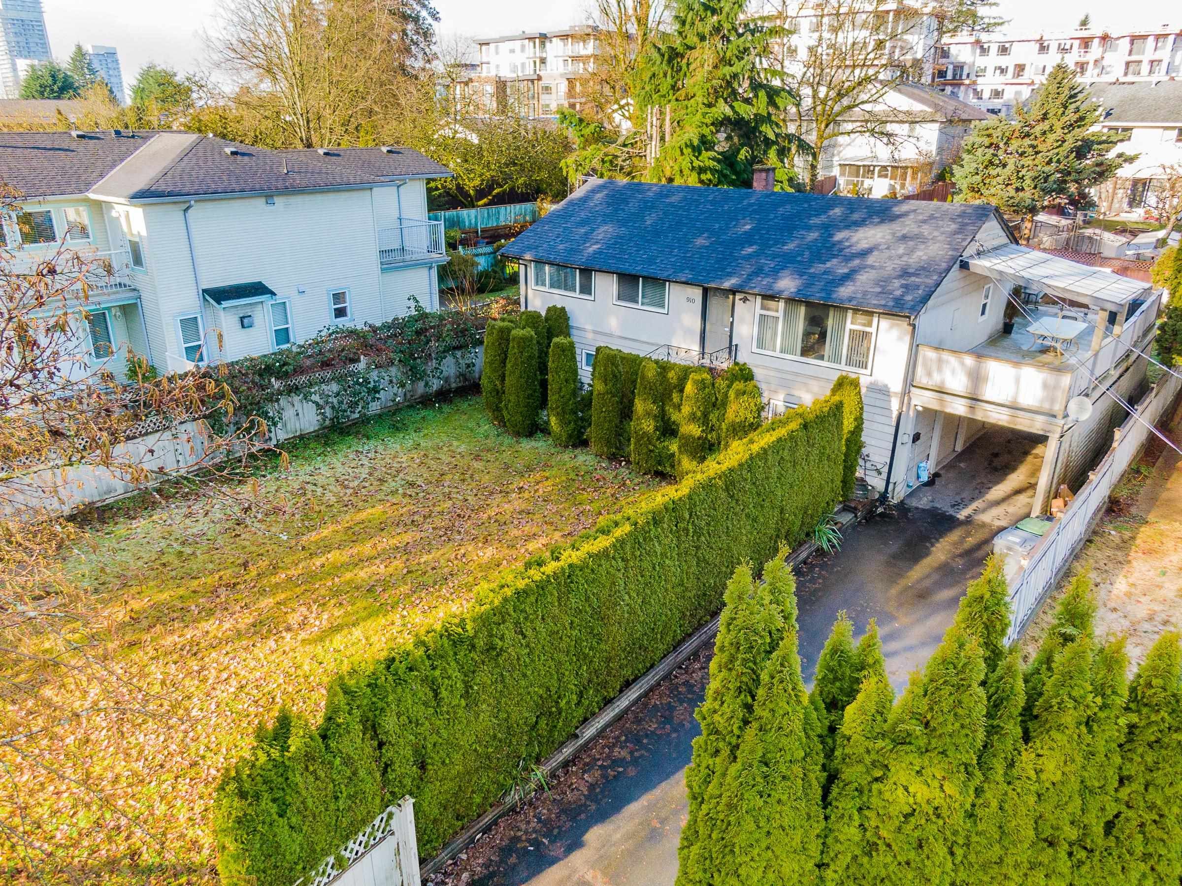 Main Photo: 910 ROBINSON Street in Coquitlam: Coquitlam West House for sale : MLS®# R2780290