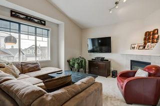 Photo 5: 143 COUGARSTONE Garden SW in Calgary: Cougar Ridge Detached for sale : MLS®# C4295738
