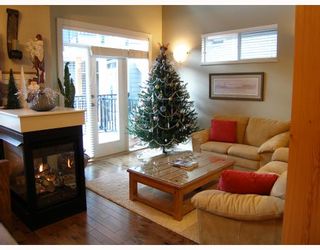 Photo 2: 17 39758 GOVERNMENT Road in Squamish: Northyards Townhouse for sale in "ARBOURWOODS" : MLS®# V680823