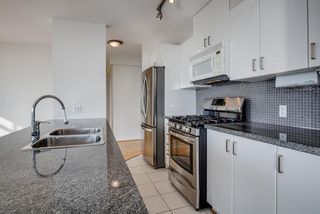 Photo 21: 1008 175 W 1ST Street in North Vancouver: Lower Lonsdale Condo for sale in "Time Building" : MLS®# R2497349