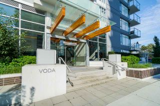 Photo 2: 413 1661 QUEBEC Street in Vancouver: Mount Pleasant VE Condo for sale in "Voda" (Vancouver East)  : MLS®# R2408095