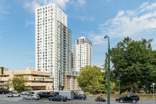Photo 2: 3202 5515 BOUNDARY Road in Vancouver: Collingwood VE Condo for sale in "Wall Centre Central Park" (Vancouver East)  : MLS®# R2208071